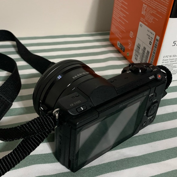 Sony Digital Camera - Picture 4 of 4